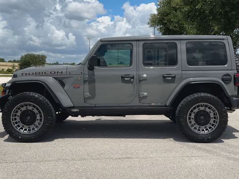 Used 2021 Jeep Wrangler Unlimited Rubicon w/ Trailer Tow Package AWD/4WD image 5