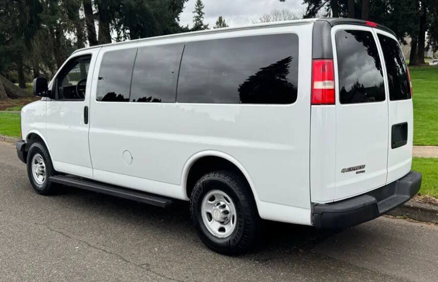 Used 2014 Chevrolet Express 2500 LS RWD image 3