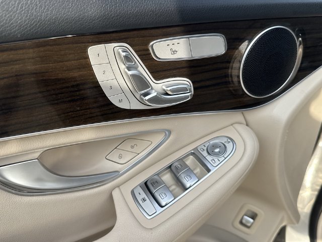 Used 2021 Mercedes-Benz GLC 300 image 16