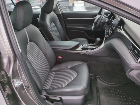 Used 2023 Toyota Camry SE image 19