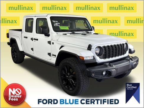 Used 2025 Jeep Gladiator Sport AWD/4WD image 1
