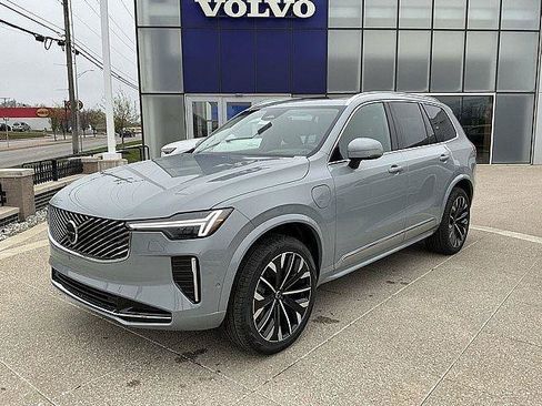 New 2026 Volvo XC90 T8 Ultra w/ Protection Package AWD/4WD image 3