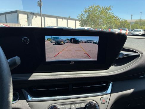 Used 2025 Buick Envista Preferred FWD image 23
