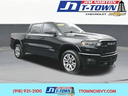Used 2025 RAM 1500 Big Horn AWD/4WD image 1