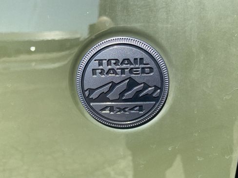 Used 2023 Jeep Gladiator Sport AWD/4WD image 35