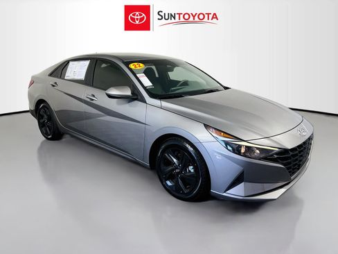 Used 2022 Hyundai Elantra SEL w/ Convenience Package FWD image 1