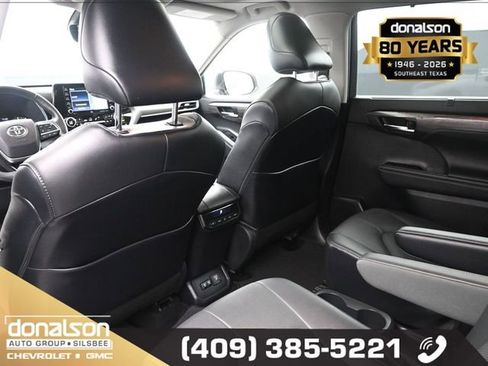Used 2021 Toyota Highlander Limited image 11