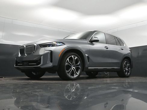 Certified 2026 BMW X5 sDrive40i w/ Climate Comfort Package RWD image 34