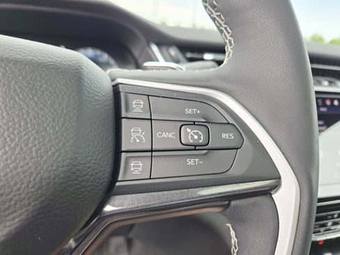 Used 2023 Jeep Grand Cherokee L Laredo AWD/4WD image 26