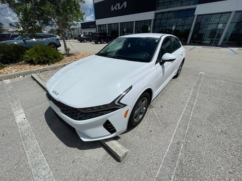 Certified 2022 Kia K5 LXS FWD image 2