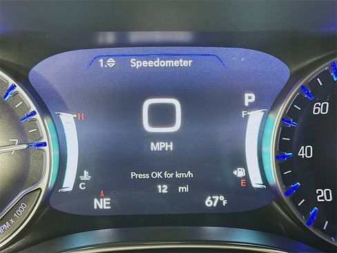 New 2026 Chrysler Pacifica Limited w/ Uconnect Theater Family Group image 11