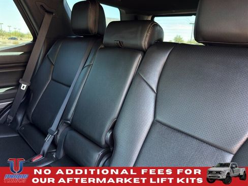 Used 2025 Toyota 4Runner SR5 AWD/4WD image 25