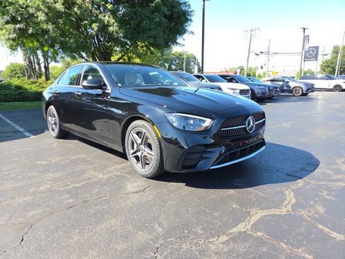 Used 2023 Mercedes-Benz E 350 4MATIC Sedan image 1