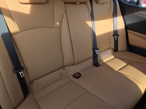 Certified 2025 Lexus ES 300h w/ Premium Package image 33