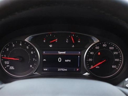 Used 2024 GMC Terrain SLT image 14