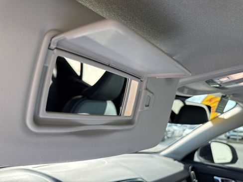 Used 2024 Volvo XC40 B5 Plus w/ Climate Package image 31