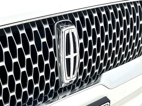 Used 2022 Lincoln Aviator Reserve w/ Equipment Group 201A AWD/4WD image 42