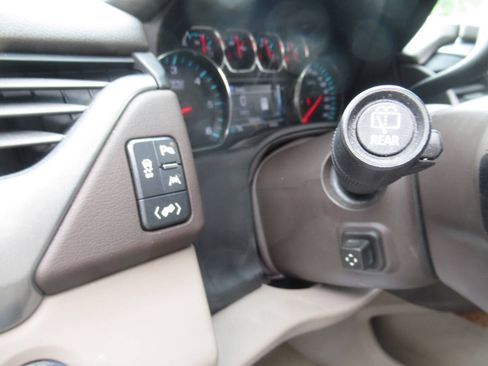 Used 2018 Chevrolet Tahoe Premier AWD/4WD image 29