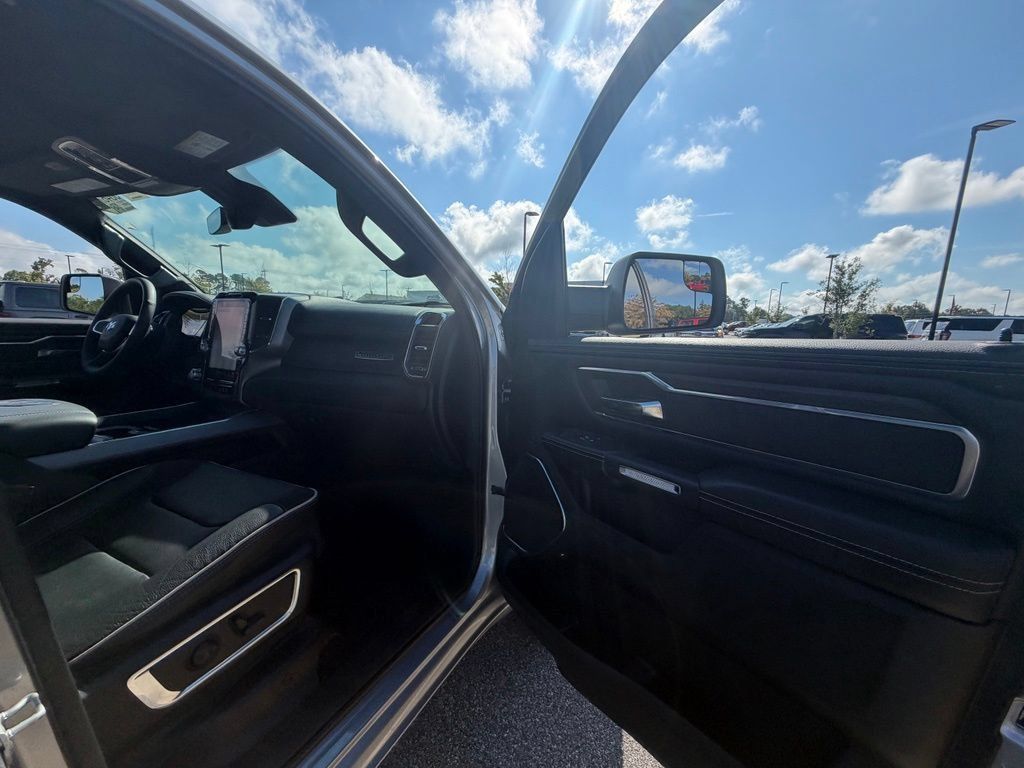 Used 2025 RAM 1500 Laramie w/ Sport Appearance Package AWD/4WD image 39