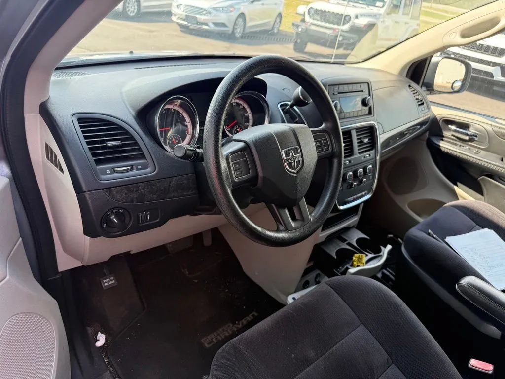 Used 2014 Dodge Grand Caravan SE w/ Quick Order Package 29E SE FWD image 11