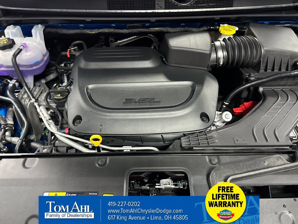 New 2027 Chrysler Pacifica Select FWD image 25
