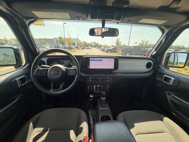 Certified 2024 Jeep Gladiator Sport AWD/4WD image 12