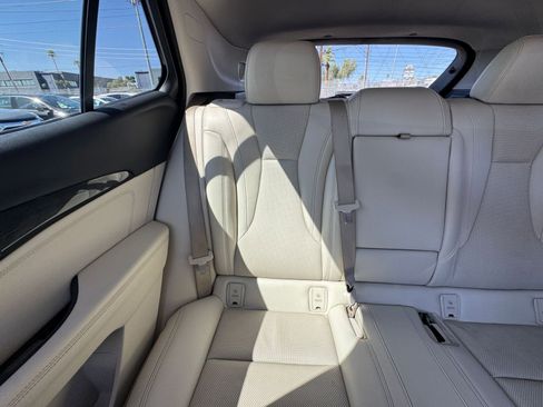 Used 2023 Buick Envision Essence image 37