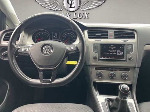 Used 2016 Volkswagen Golf S image 12
