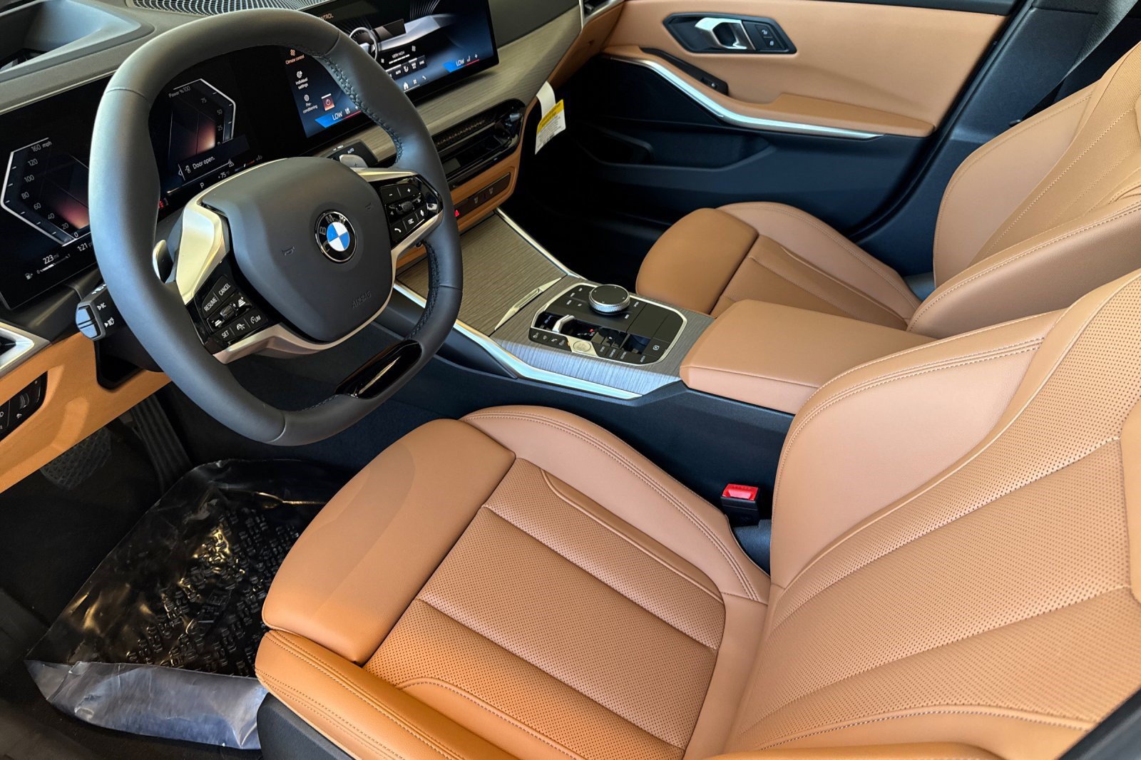 Used 2026 BMW 330i Sedan w/ Premium Package RWD image 4