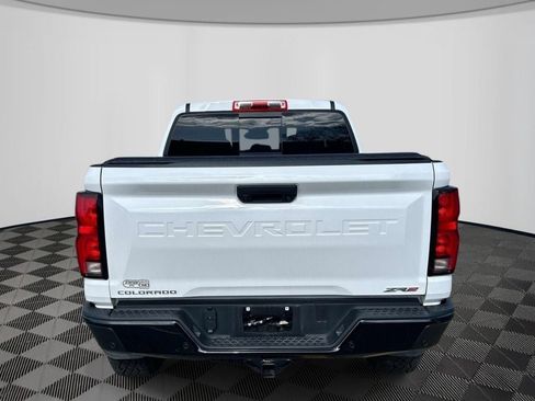 Used 2026 Chevrolet Colorado ZR2 w/ Technology Package AWD/4WD image 6