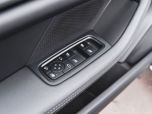 New 2026 Porsche Taycan image 27