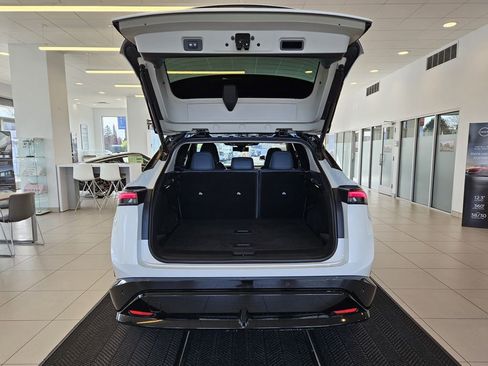 Used 2023 Nissan Ariya image 9