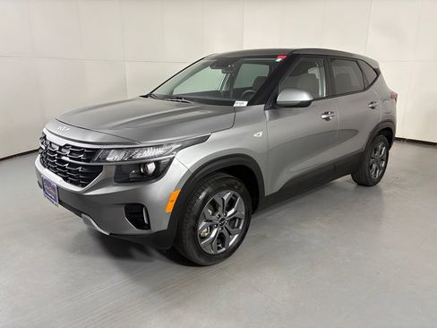Used 2026 Kia Seltos LX AWD/4WD image 4