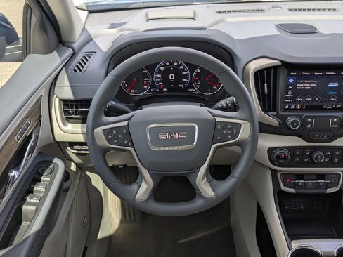 Used 2024 GMC Terrain Denali image 20