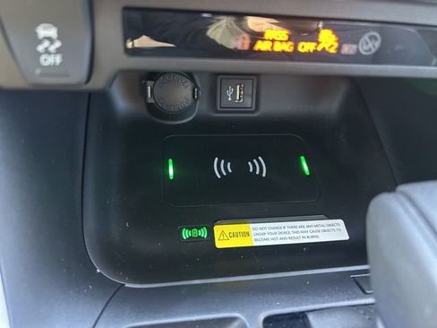 Used 2025 Toyota RAV4 XLE w/ Convenience Package image 17