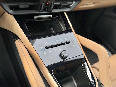 New 2026 Porsche Cayenne image 30