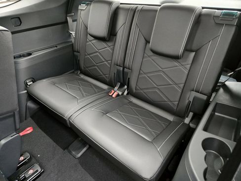 New 2026 Volkswagen Atlas SE FWD image 18