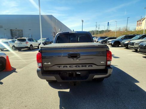 Used 2023 Toyota Tacoma SR image 5