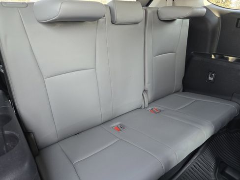 Used 2020 Toyota Highlander XLE image 22