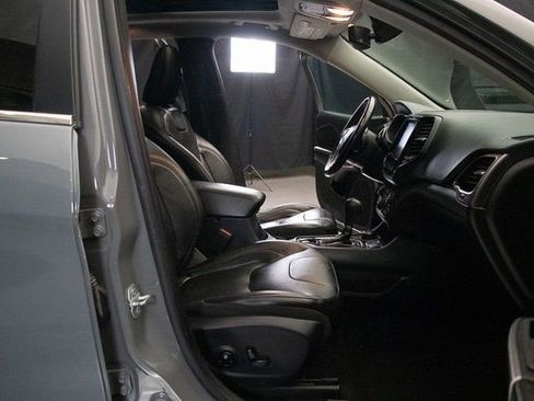 Used 2020 Jeep Cherokee Limited AWD/4WD image 17