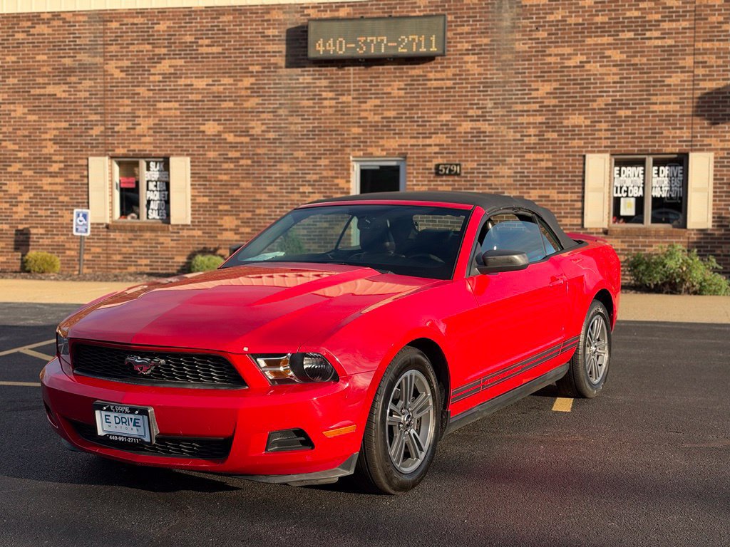 Used 2010 Ford Mustang Convertible RWD image 6