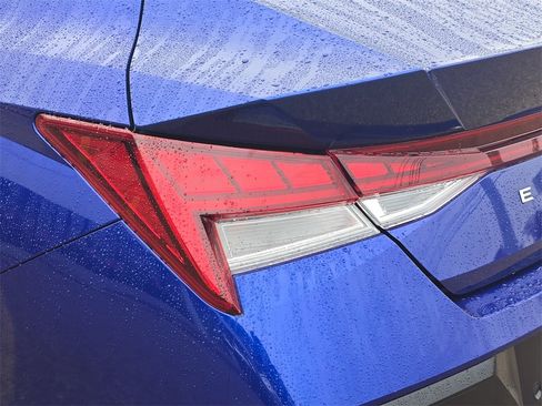 Certified 2024 Hyundai Elantra Limited image 33