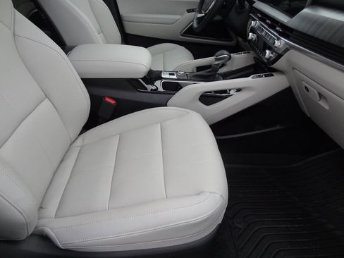 Used 2025 Kia Telluride EX image 17