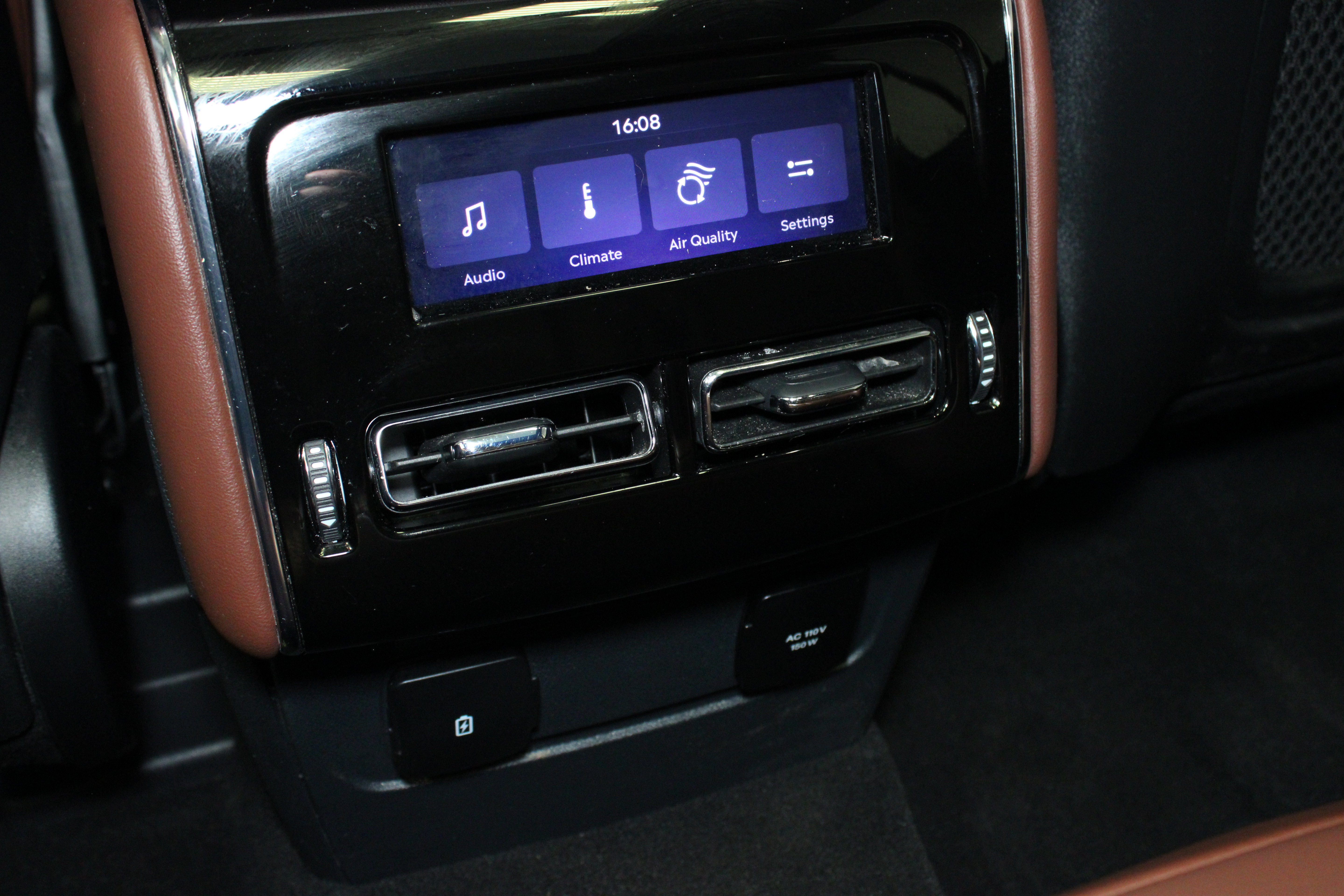 Used 2025 Lincoln Aviator Reserve AWD/4WD image 17