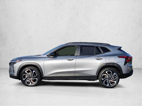 Certified 2024 Chevrolet Trax RS w/ Driver Confidence Package image 8