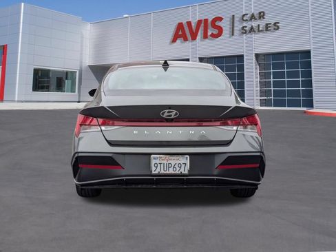 Used 2025 Hyundai Elantra SEL FWD image 7
