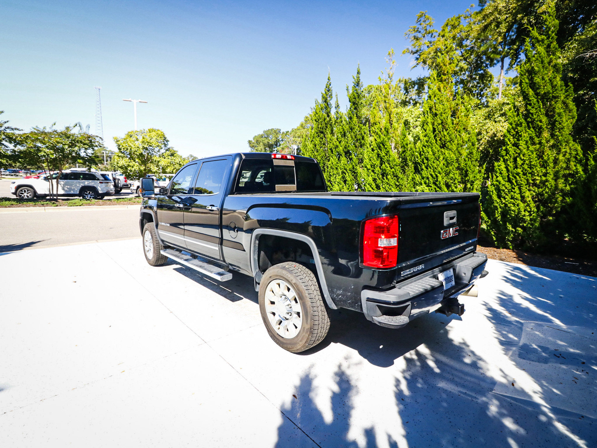 Used 2019 GMC Sierra 2500 Denali w/ Duramax Plus Package AWD/4WD image 9