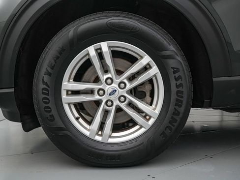 Certified 2023 Ford Explorer XLT w/ Equipment Group 202A AWD/4WD image 10