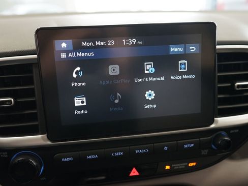 Used 2020 Hyundai Venue SEL image 31