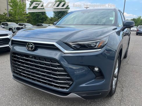 New 2026 Toyota Grand Highlander Limited FWD image 24